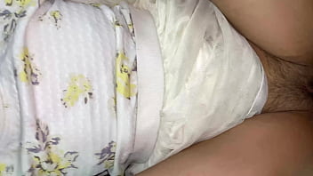 Gadis Perawan Meminta Gurunya Yang Tebal Untuk Memuaskan Hasratnya