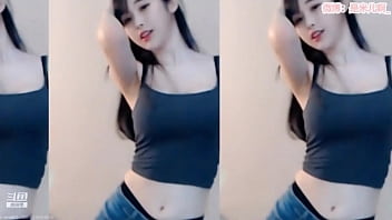 Cô Nàng Trung Quốc Quay Lại Nhảy Múa Quyến Rũ, Thách Thức Các Anh