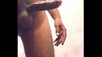 Cowok Gigolo India Yang Bikin Bergairah