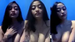 Camila Membelah Belahan Dadanya Yang Menggoda