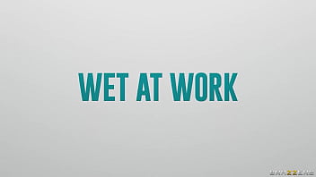 Basah Di Tempat Kerja Blake Blossom / Brazzers / Masukkan Kode Xvpromo Di Situs Resmi Untuk Diskon
