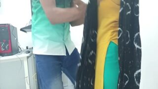 Video Mesum Di Kantor, Pria Dan Bhabhi Genitnya Yang Haus Nafsu