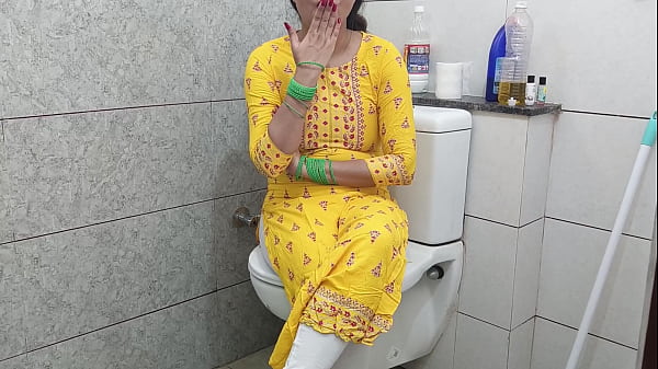 Ibu Tiri India Yang Panas Menggoda Anak Tirinya Di Kamar Mandi Dengan Audio Hindi Yang Menggairahkan