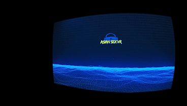 Amatir Asia Dalam Stoking Tubuh Neon Menunggangi Batang Keras
