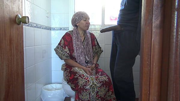 Istri Turki Muslim Yang Haus Nafsu Selingkuh Dengan Tentara Amerika Di Toilet Umum