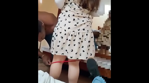 Setelah Jadi Pelacur Di Obrolan, Akhirnya Aku Temui Si Jalang Itu Dan Akhirnya Kalian Sudah Tahu, Batang Besar Dan Tebal Masuk Ke Dalam Si Istri Di Depan Mata Suaminya.