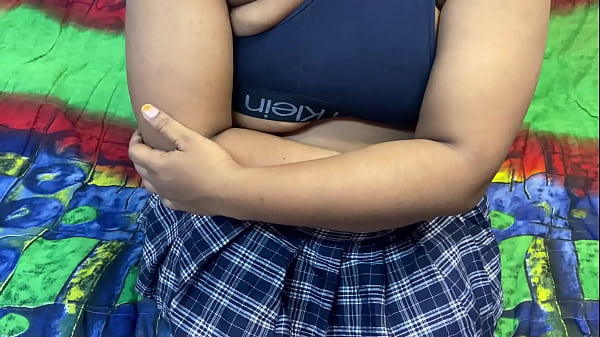 Ayah Tiri Manfaatkan Anak Tiri Yang Pasif Dalam Video Panas India Yang Viral