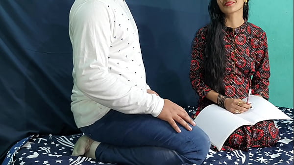 Guru India Menggila Dari Belakang Dengan Suara Serak Menggairahkan