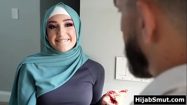 Gadis Muslimah Yang Dididik Dengan Intim Oleh Pelatih Sepak Bolanya