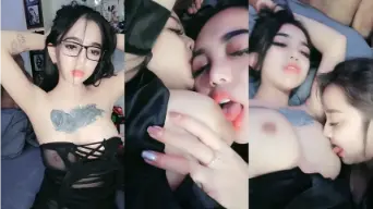 Dua Remaja Seksi Mesra Di Kamar Hotel