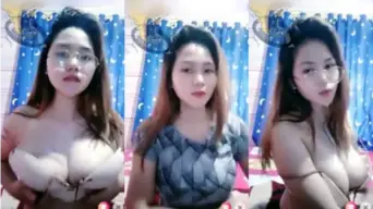 Gadis Muda Mainin Payudara Di Siaran Langsung