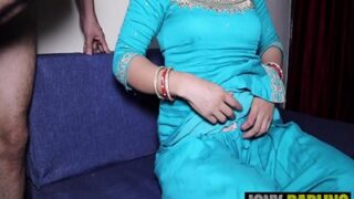 Ibu India Yang Menggoda Dan Penuh Gairah Berbagi Malam Panas Dengan Putra Mudanya