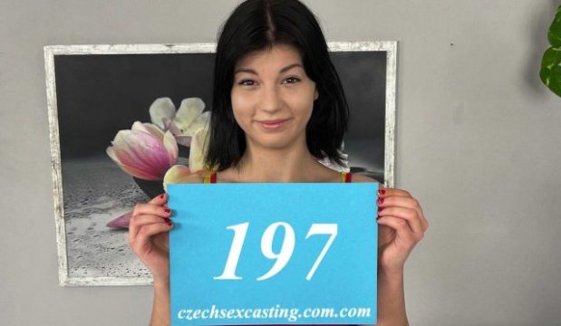 Nessie Blue, Cewek Ceko Seksi Bikin Cowok Keras Saat Audisi