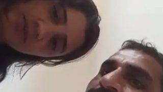 Pembantu Pakistan Dalam Gaya Doggy Yang Panas Dan Liar