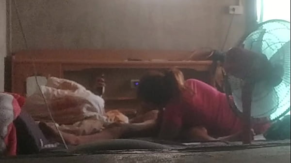 Gadis Asia Mungil Manis Yang Menggoda Di Ranjang