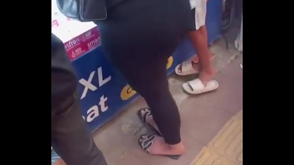 Video Panas: Ibu-ibu Liar Menemani Janda Sange Belanja Ke Warung