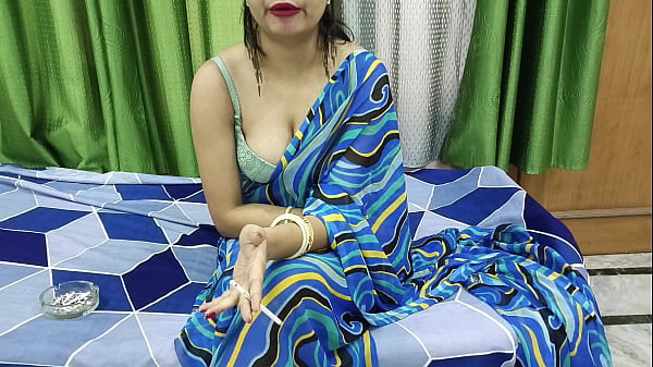 Adik Tiri India Menggoyang Kakak Tirinya Dan Membantu Menyusun Hadiah