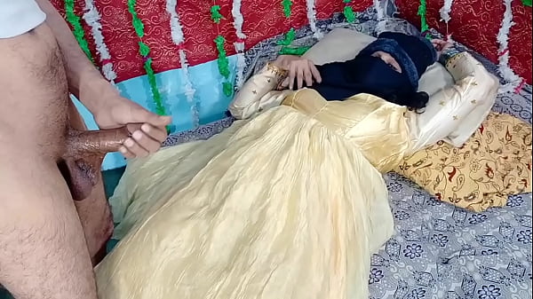 Gadis Desi Berbusana Kuning Ditusuki Habis-habisan Kontol Besar India Di Video Panas