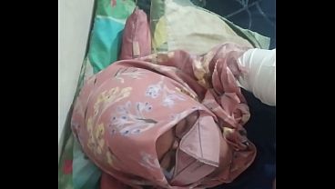 Tante Riani Mengisap Kontol Dengan Penuh Gairah Hingga Mencapai Kepuasan