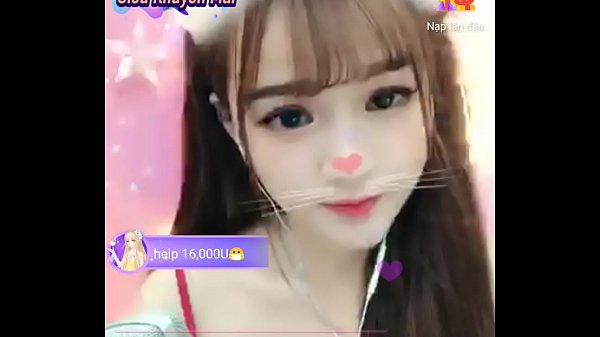 Gadis Asia Manis Bercanda Mesra Di Uplive