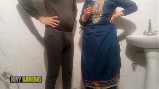 Bhabhi Punjabi Digoyang Bihari Di Kamar Mandi Sambil Ngerokok, Suara Mesum Hindi Dan Punjabi Makin Panas