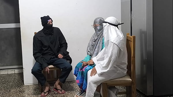 Ritual Pacaran Arab Panas! Pasangan Mesum Minta Saran Pada Pendeta Arab, Berakhir Dengan Adegan Bercinta Yang Liar. Film Porno Arab-latin.