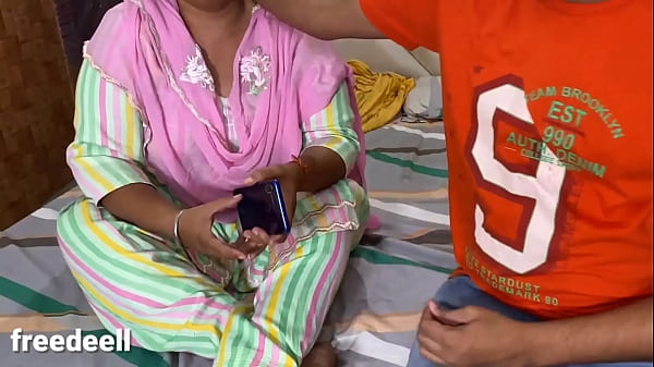 Pati Ke Dost Ne Biwi Ko Chod Diya
