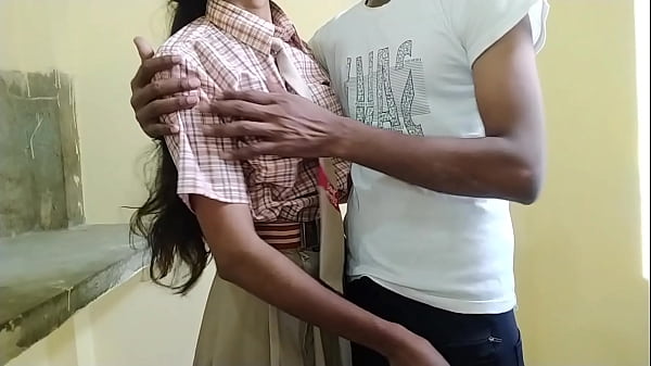 Mahasiswa Desi India Menggila Dengan Pacar Sekolahnya Yang Berusia 18 Tahun