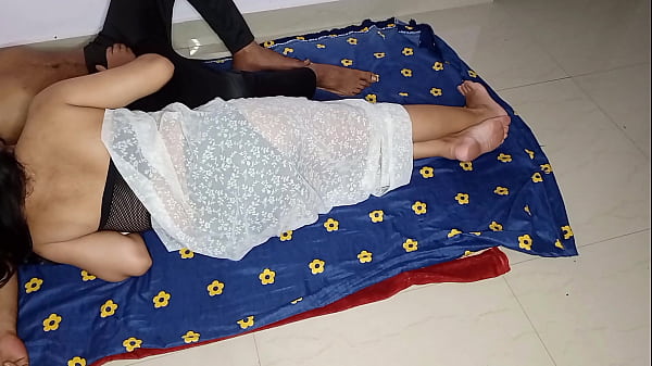 Bibi Yang Menggoda Berbagi Ranjang Saat Suaminya Tak Bergairah