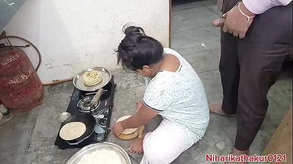 Ibu Tiri India Panas Bikin Ranjang Di Dapur