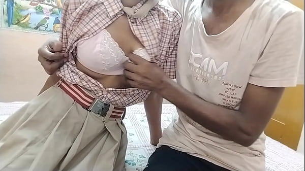 Gadis Sekolah India Manis Dan Seksi