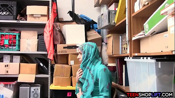 Gadis Arab Pencuri Barang Digebuki Dan Ditiduri Satpam