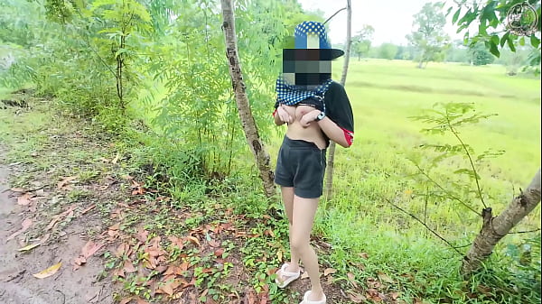 สาวไทยใจกล้าโชว์จุดซ่อนเร้นริมถนน เสียงครวญครางสุดเร่าร้อน