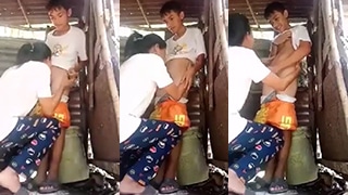 Gadis Bergairah Mengisap Batang Adik Laki-laki
