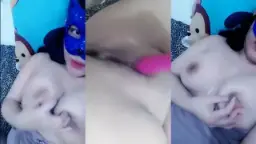 Ngocok Memek Sampai Muncrat Dan Becek Basah