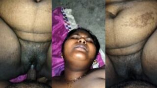 Sensual Ibu Berpayudara Montok Merekam Momen Intim Dengan Kekasihnya