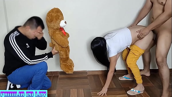 Novia Nakal Selingkuh Di Depan Pacar Bodohnya, Digituin Sama Sahabatnya Sendiri