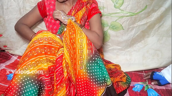गरमा-गरम देसी भारतीय बीबी की जबरदस्त चुदाई, हिंदी में गहरी आहों के साथ