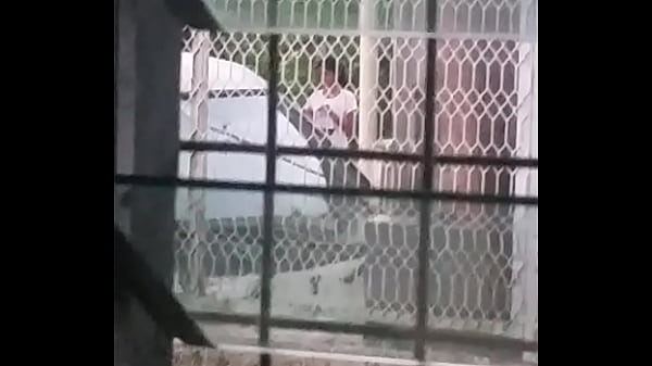 Tetangga Cewek Langsing Desi Ketahuan Menggoda