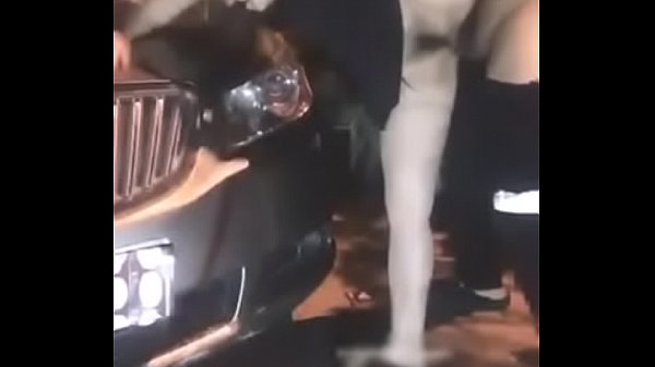 Pelacur Tiongkok Digebuki Di Jalan Raya