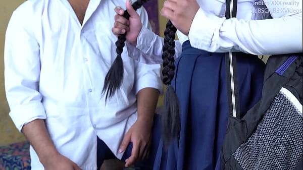 Gadis India Panas Menggoda Dalam Adegan Ranjang Yang Menggairahkan