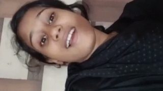 Gadis Bangladesh Manis Mengerang Saat Jari-jari Merangsang Kemaluannya