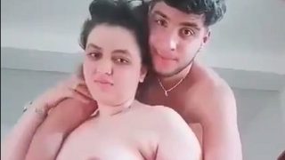Paman Ganteng Goyang Bibi Arab Yang Tersepuh