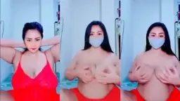 Tante Azza Live: Remasan Payudara Dan Desahan Menggoda