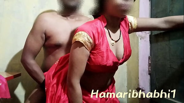 Cewek Desa India, Istri Tetangga, Baju Merah Panas, Digebukin Di Ladang.