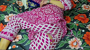 Ibu Tiri Celana Sobek, Anak Tiri Ngewe Memek Sambil Main Pantat Bundar