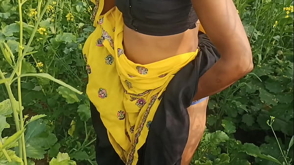 ममता को सरसों के खेत में पाकर उसके पति ने जमकर मजा लिया, बाहर गूंजी उसकी मचलती आवाज