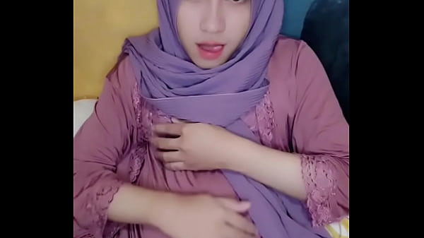 Ngewe Pake Hijab Tapi Pake Baju Cewek Sendirian