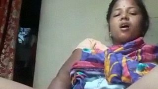 Desi Bhabhi Odia Main Sayian Ke Saath Sabzi Se Guda Chudai Aur Muth Maarne Ka Maza