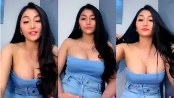 Reva Cewek Cantik Colongan Live, Goyangannya Bikin Ngaceng.